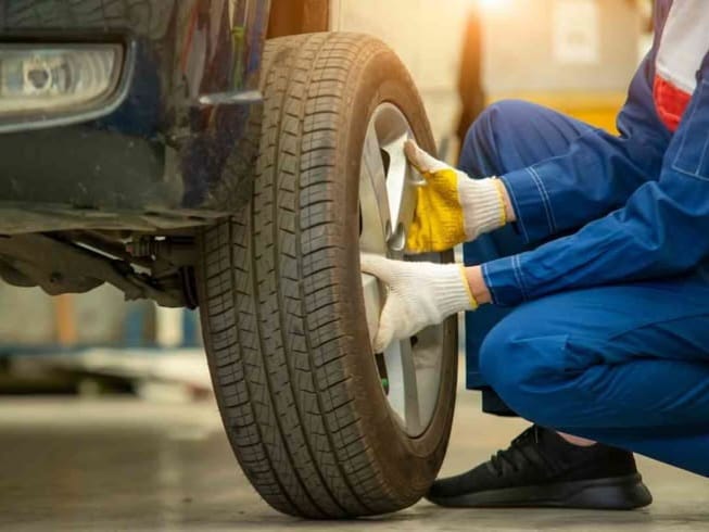 Emergency roadside car repair in Dubai — Sanjoy Auto Repair