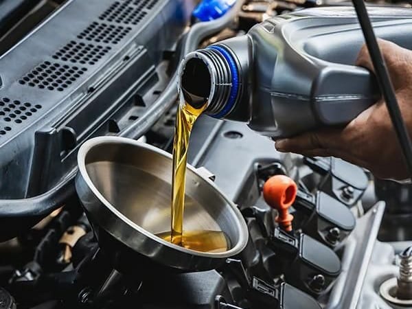 Car maintenance and oil change service in Dubai — Sanjoy Auto Repair